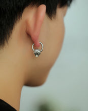 Load image into Gallery viewer, Panther Head Earrings
