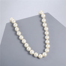 Load image into Gallery viewer, Pearl Necklace
