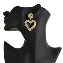 Load image into Gallery viewer, Rinda&#39;s Heart Dangle Earrings
