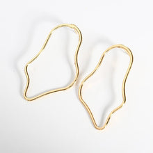 Load image into Gallery viewer, Gold Irregular Minimalist Hoop Earrings
