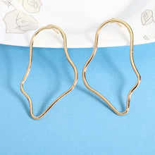 Load image into Gallery viewer, Gold Irregular Minimalist Hoop Earrings
