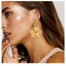Load image into Gallery viewer, Retro Round Earrings
