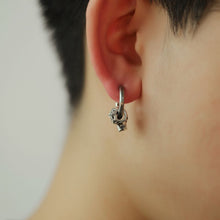 Load image into Gallery viewer, Panther Head Earrings
