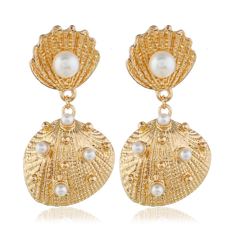 Shell Pearl Earrings